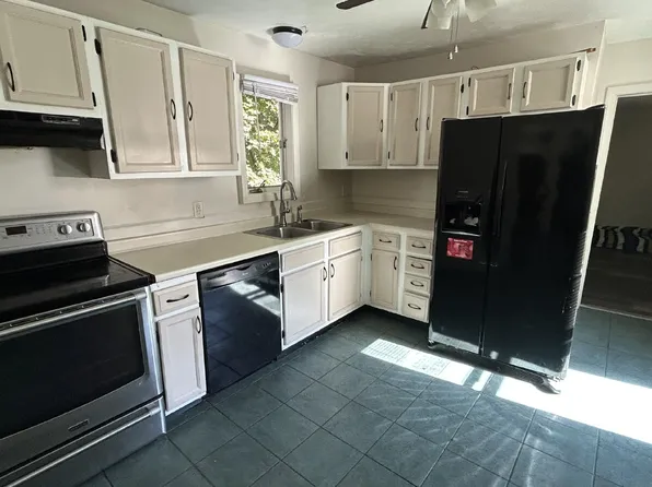 23A Brook St #23, Sanford, ME 04073