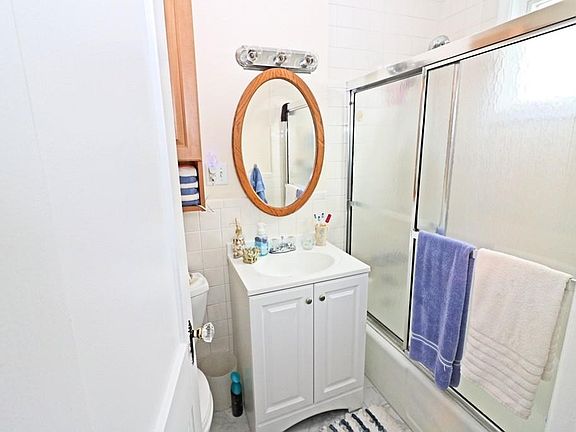 5th image of 50 Seafoam Ave #2