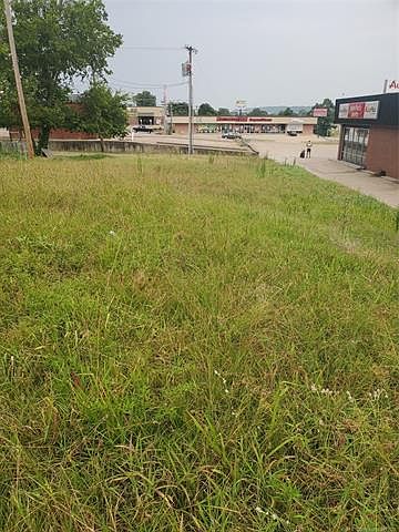 1st image of 107 N Grant Ave W