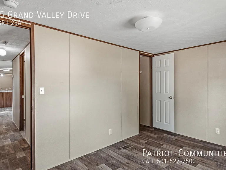 15 Grand Valley Dr — Photo 36