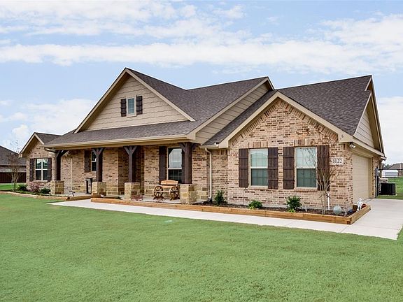 3rd image of 1022 Christie Ln
