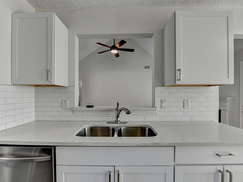 1st image of 510 Saint James Ct #1
