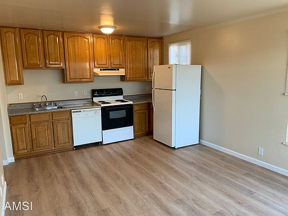 4th image of 695 48th Ave APT 4