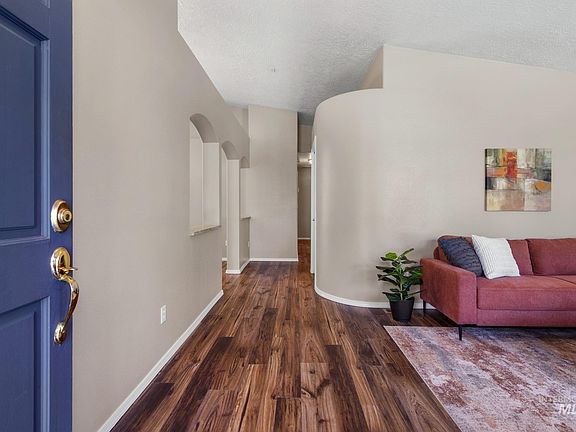 3rd image of 187 W Chrisfield Dr