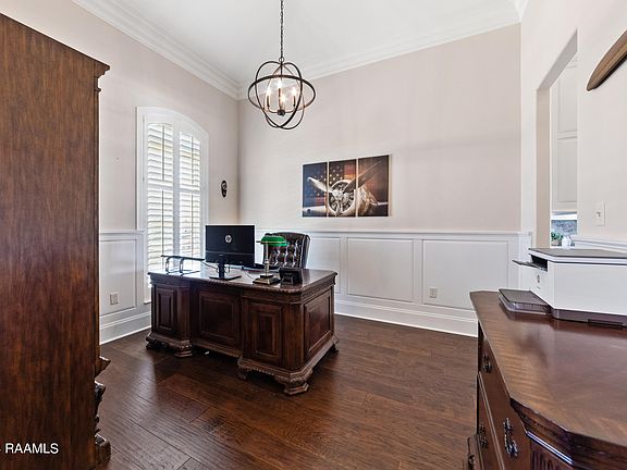 4th image of 102 McArthur Ct