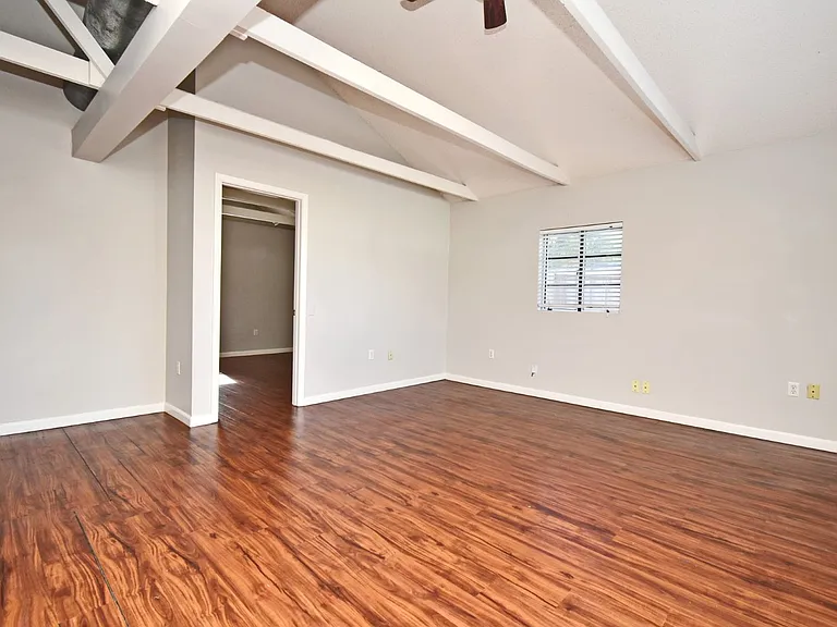 1222 Illinois St — Photo 7