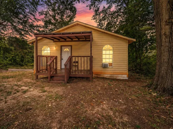 809 Herbert St, Marshall, TX 75670