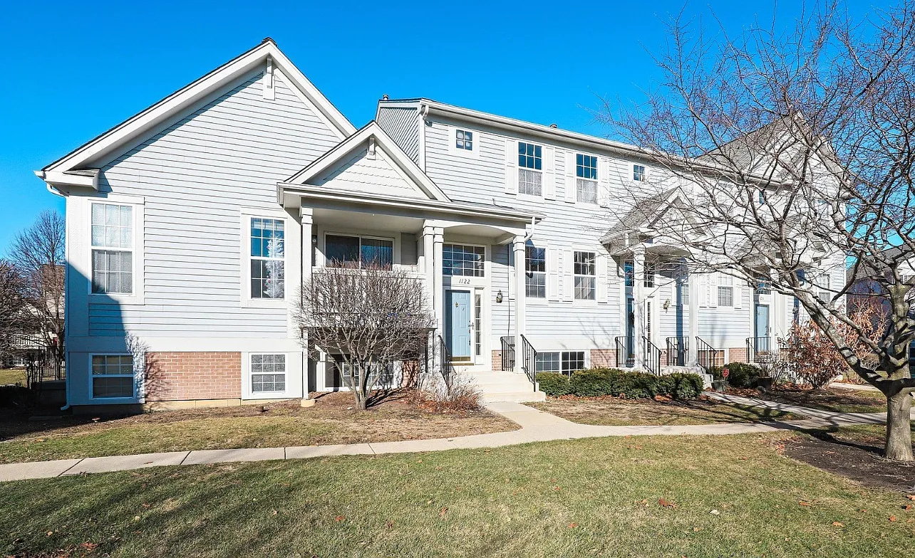 2 bed, 1.5 bath, 1560 sqft, $2,300 — Photo 1