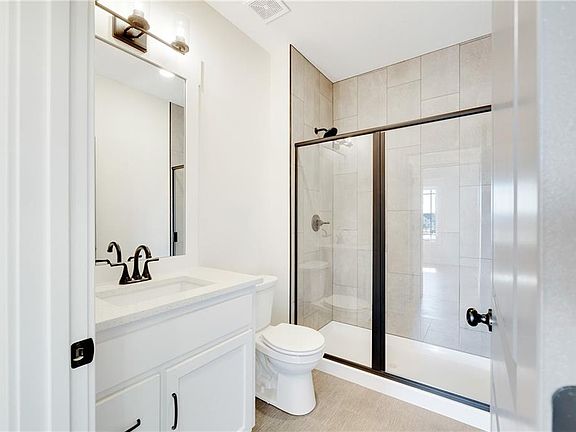 4th image of 2040 SW Wheatfield Ct