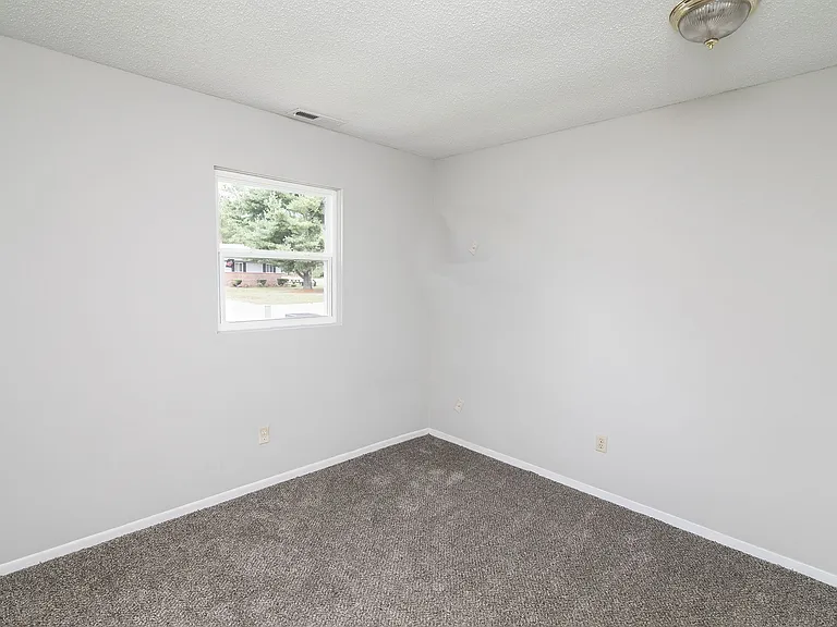 1104 Hillcrest Ave — Photo 12