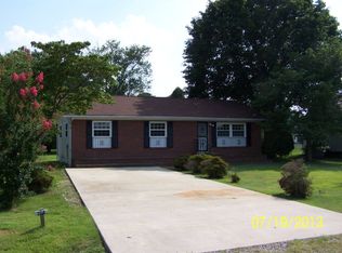 294 Woodland Dr, Montross, VA 22520