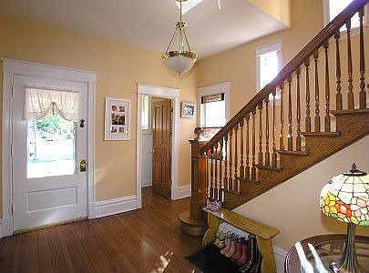 3rd image of 225 E Cossitt Ave