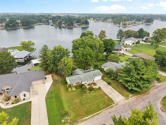 3rd image of 355 Wanda Dr