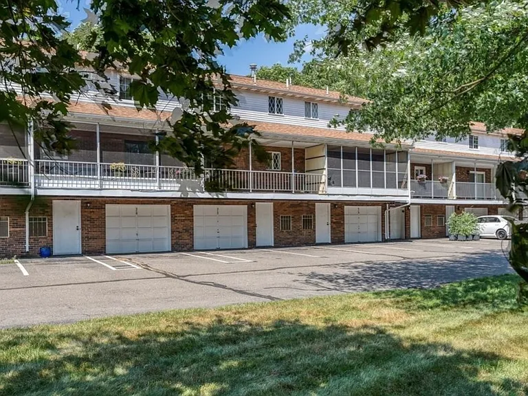 315 Blisswood Village Dr — Photo 12