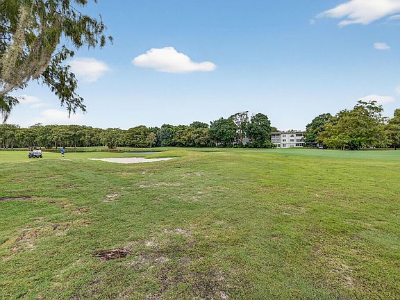 4th image of 8400 LAGOS DE CAMPO Boulevard #303