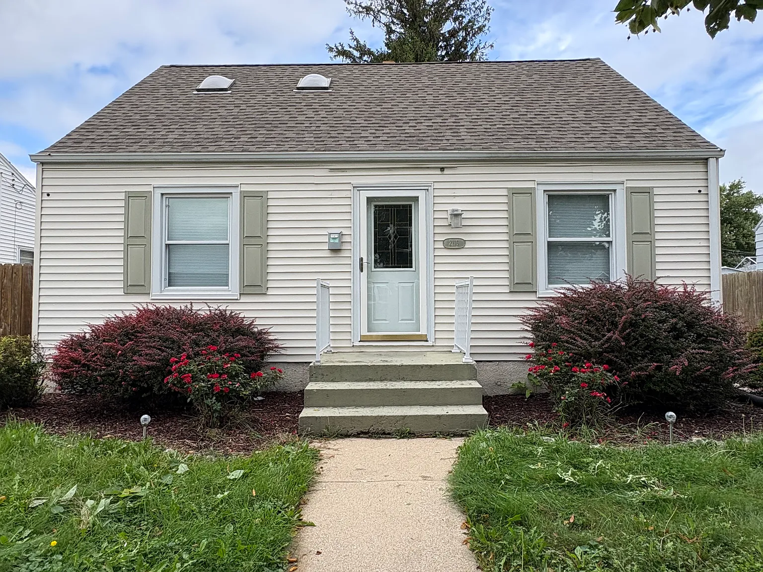 3 bed, 1852 sqft, $2,600 — Photo 1