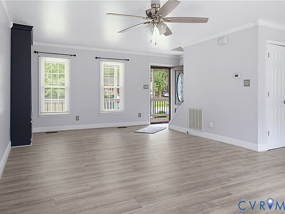 4th image of 5300 White Pickett Ln