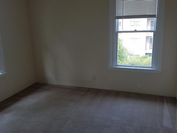 4th image of 5046 15th Ave NE APT 1