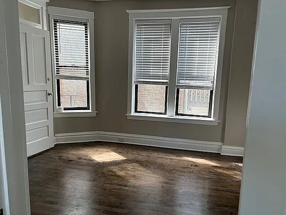 4th image of 1118 N Oakley Blvd APT 3R
