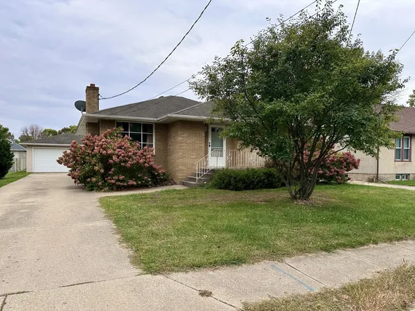 1724 9th St, Peru, IL 61354