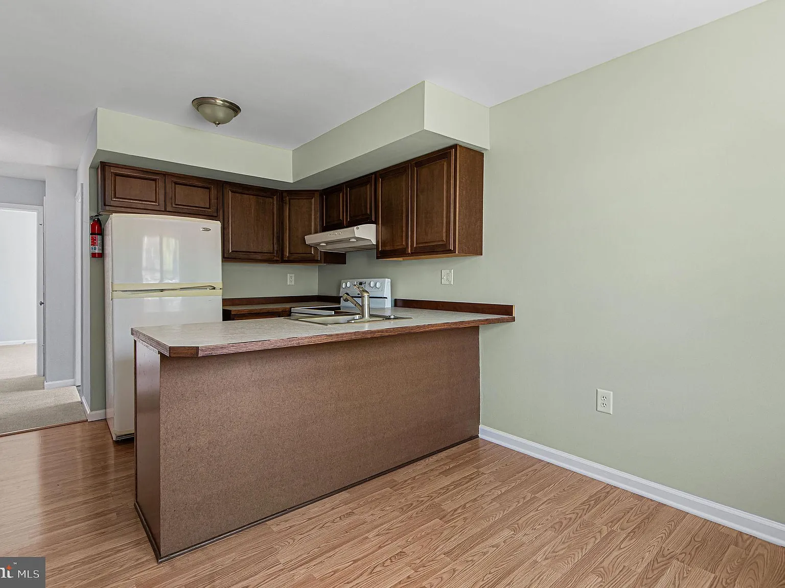 2 bed, 1.0 bath, 1050 sqft, $1,700 — Photo 4