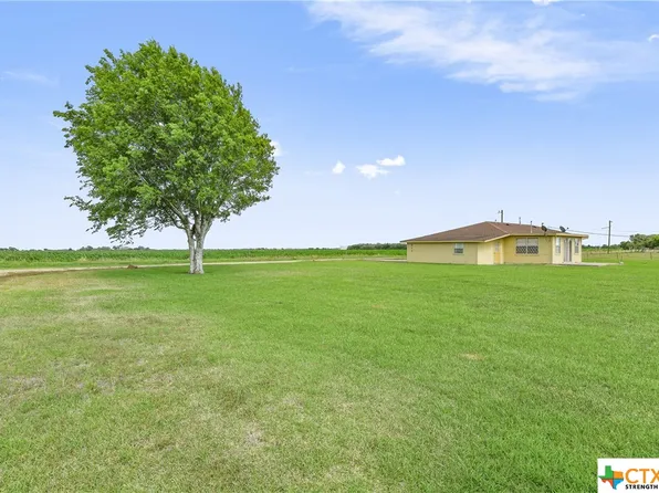 617 County Road 308, Edna, TX 77957