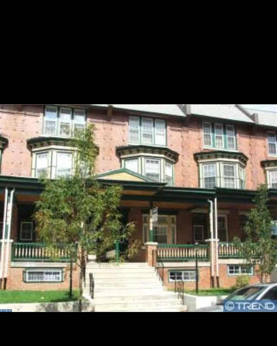 3 bed, 2448 sqft, $3,500 — Photo 2