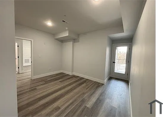 2 bed, 700 sqft, $1,750 — Photo 4