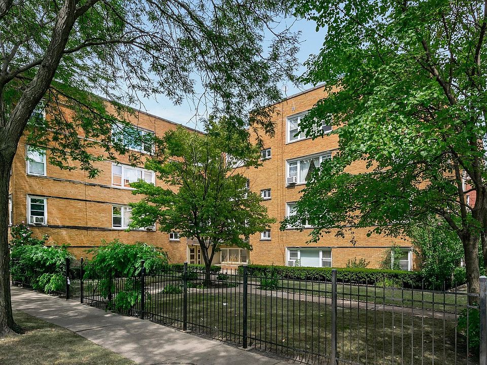 1st image of 2836 W Granville Ave #1C