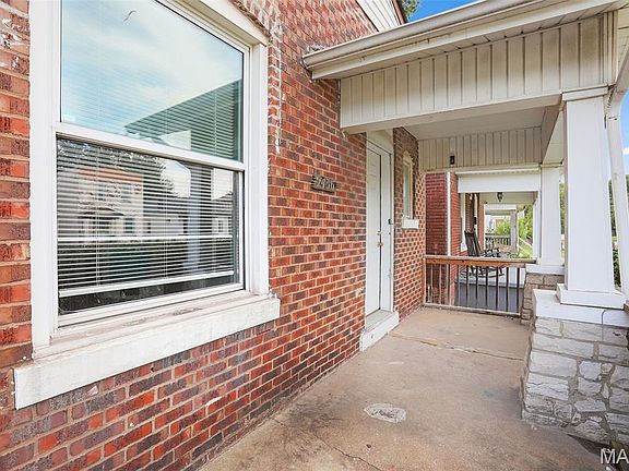 3rd image of 2436 Delmar Ave