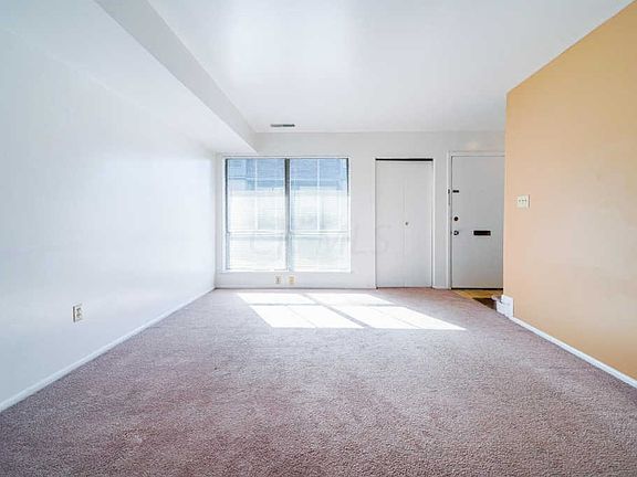 3rd image of 1070 Merrimar Cir N