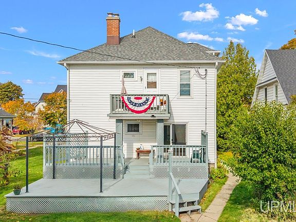 2nd image of 909 S 6th St