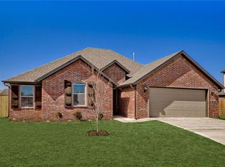 904 SW Cabriolet St, Bentonville, AR 72712