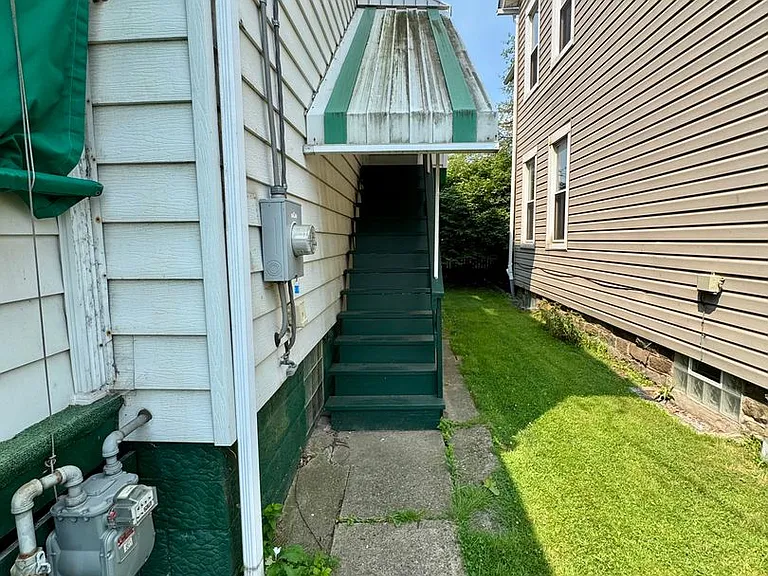 227 5th Ave — Photo 3