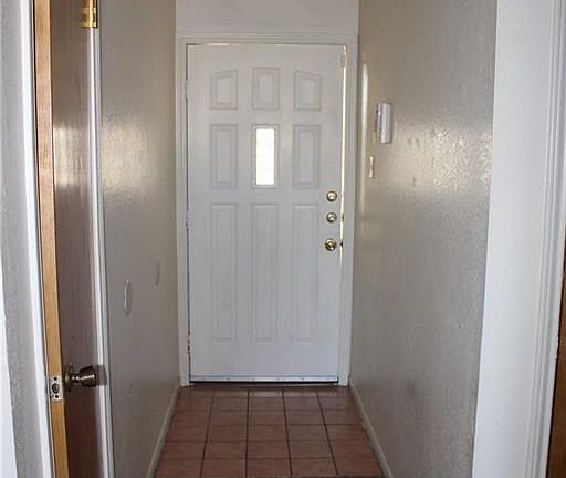 4th image of 2609 Hidden Valley Dr