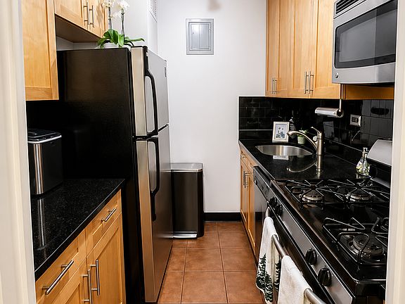2nd image of 245 E 19th St APT 6m