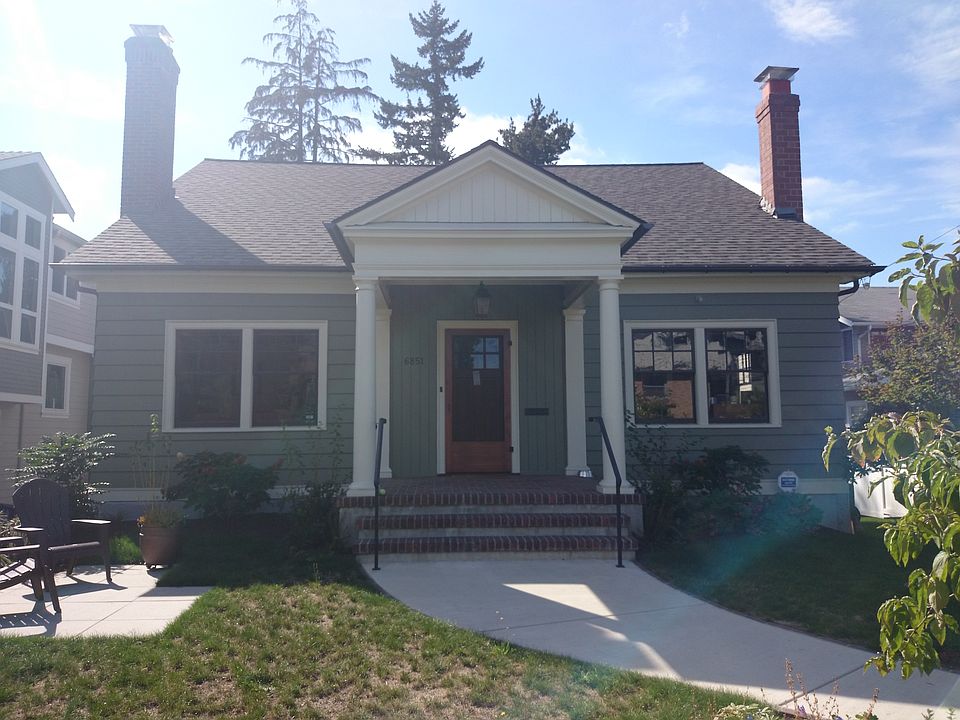 2nd image of 2919 NE 70th St