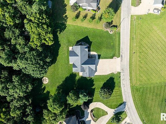 2nd image of 116 Oak Valley Dr
