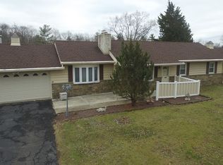 1409 Breton Hl, Warminster, PA 18974