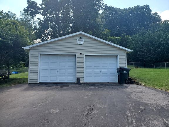 2nd image of 1030 Long Crescent Dr