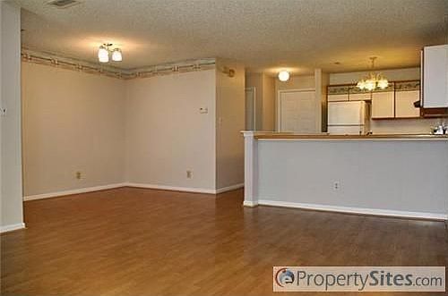 3rd image of 4205 Laurel Green Cir