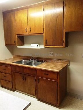 3rd image of 7038 Zeeland Dr