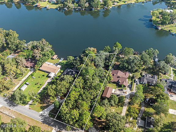 3rd image of 797 ARTHUR MOORE Drive