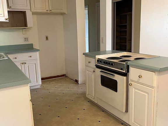 4th image of 604 Barton Ave