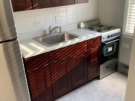 2nd image of 4020 W 103rd St #3