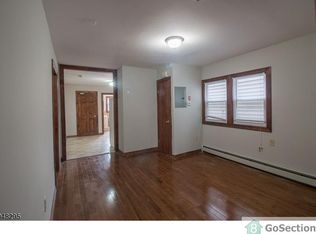 756 S 17th St, Newark, NJ 07103