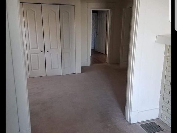 5th image of 1704 Charles St