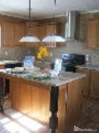 1st image of 128 E Sourwood Dr
