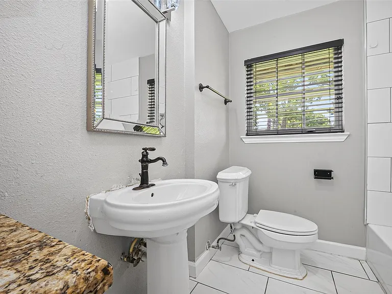 7713 Yoe St — Photo 25