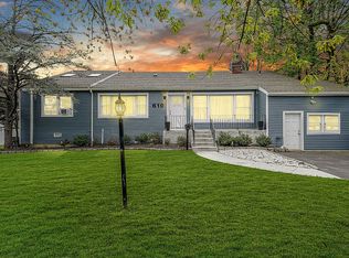610 Waukena Ave, Oceanside, NY 11572